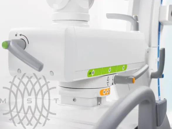 Мобильный рентгенохирургический аппарат типа C-дуга Siemens Cios Fusion