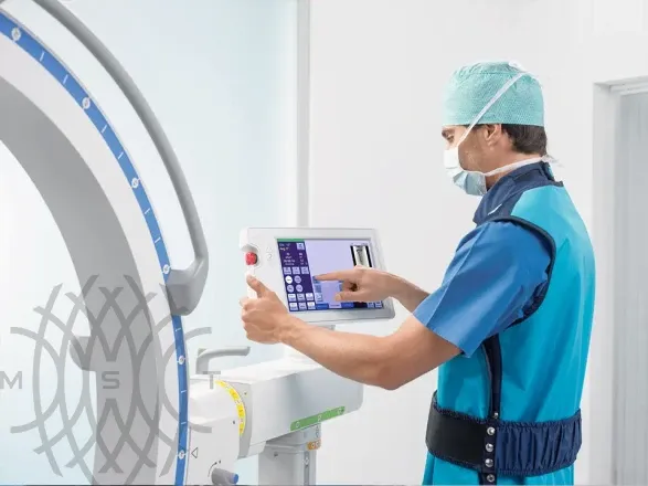 Мобильный рентгенохирургический аппарат типа C-дуга Siemens Cios Fusion